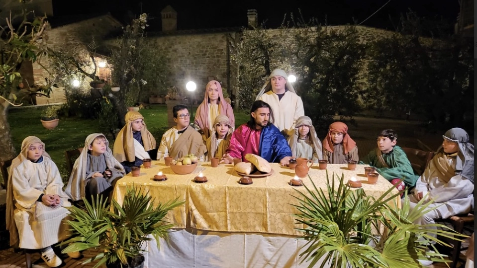 Uno dei quadri scenografici animati dai tanti parrocchiani Uno dei quadri scenografici animati dai tanti parrocchiani
