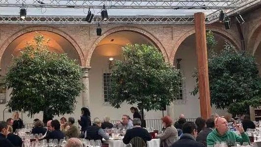 Alla trentatreesima edizione di Benvenuto Brunello sono presenti 126 cantine e oltre 500 etichette pronte all’assaggio Alla trentatreesima edizione di Benvenuto Brunello sono presenti 126 cantine e oltre 500 etichette pronte all’assaggio