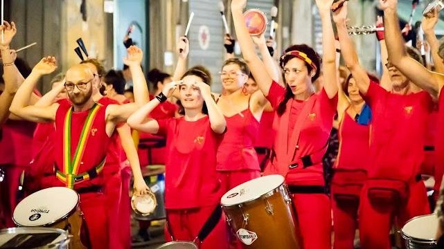 Una delle travolgenti esibizioni di Bandão Una delle travolgenti esibizioni di Bandão