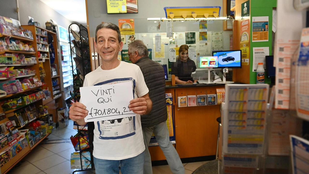 Vinti al Superenalotto 700mila euro. Il ’colpo’ a Ponte San Giovanni: "Giocata una schedina da tre euro"
