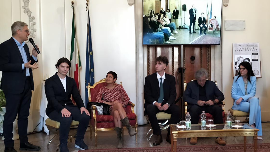I ragazzi e le mafie. Studenti e istituzioni dialogano in Prefettura I ragazzi e le mafie. Studenti e istituzioni dialogano in Prefettura