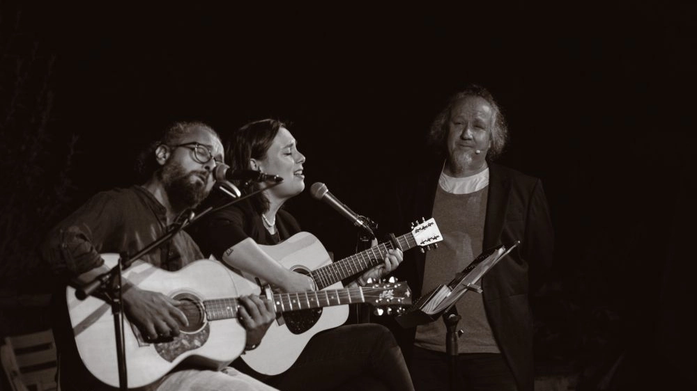 Blu Dipinto, con (da sinistr) Luca Guidi, Giulia Pratelli e Andrea Kaemmerle Blu Dipinto, con (da sinistr) Luca Guidi, Giulia Pratelli e Andrea Kaemmerle