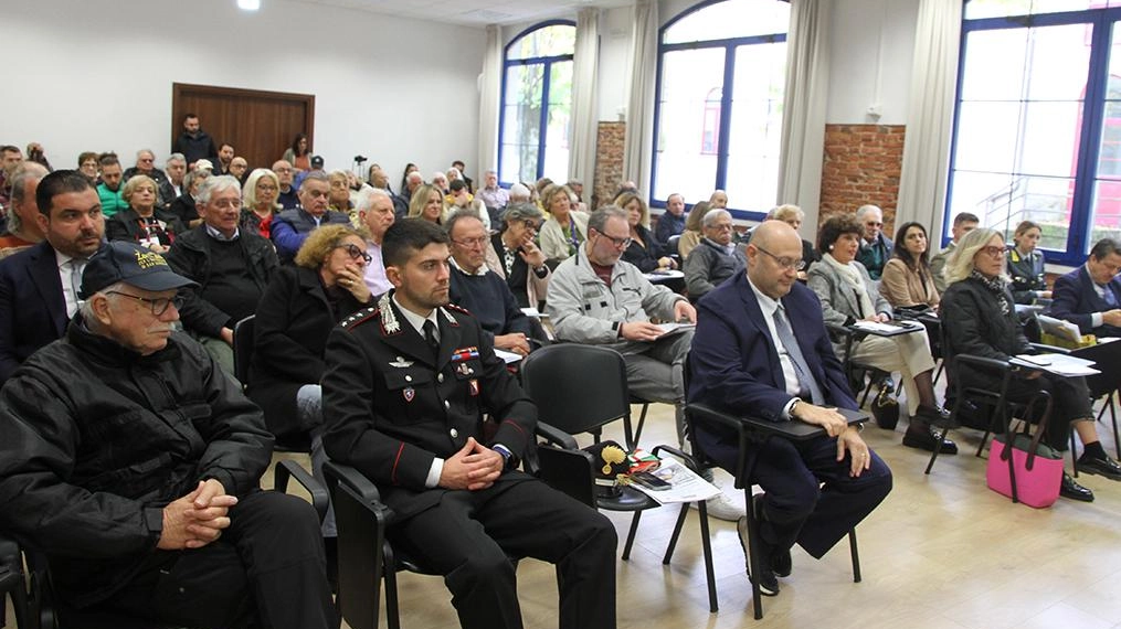 Tanta gente e tante emozione nella sala del Consorzio MoToRe per la giornata nazionale. Una delegazione di "diversamente cittadini" ha protestato per l’abbandono della Montagna. Tanta gente e tante emozione nella sala del Consorzio MoToRe per la giornata nazionale. Una delegazione di "diversamente cittadini" ha protestato per l’abbandono della Montagna.