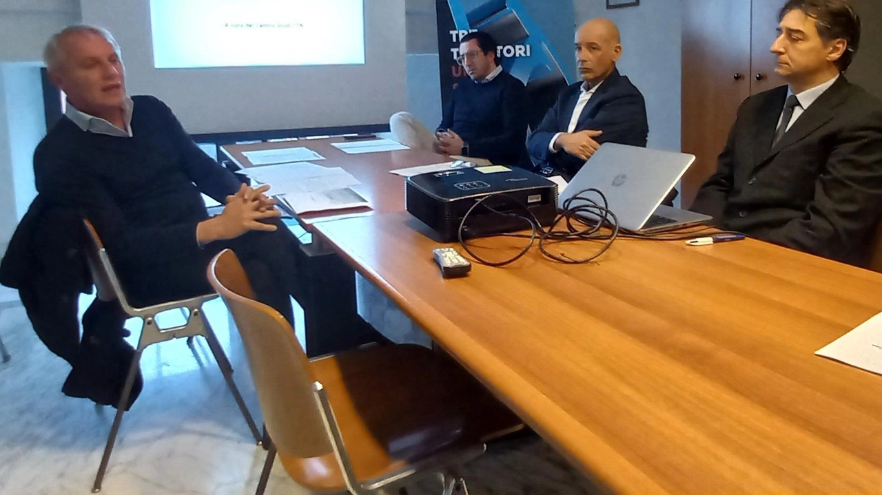 La presentazione dei dati 2024 di Confindustria Toscana nord si è svolta ieri mattina alla sede di Pietrasanta, in via Garibaldi a Porta a Lucca, alla presenza dei responsabili di ogni settore La presentazione dei dati 2024 di Confindustria Toscana nord si è svolta ieri mattina alla sede di Pietrasanta, in via Garibaldi a Porta a Lucca, alla presenza dei responsabili di ogni settore