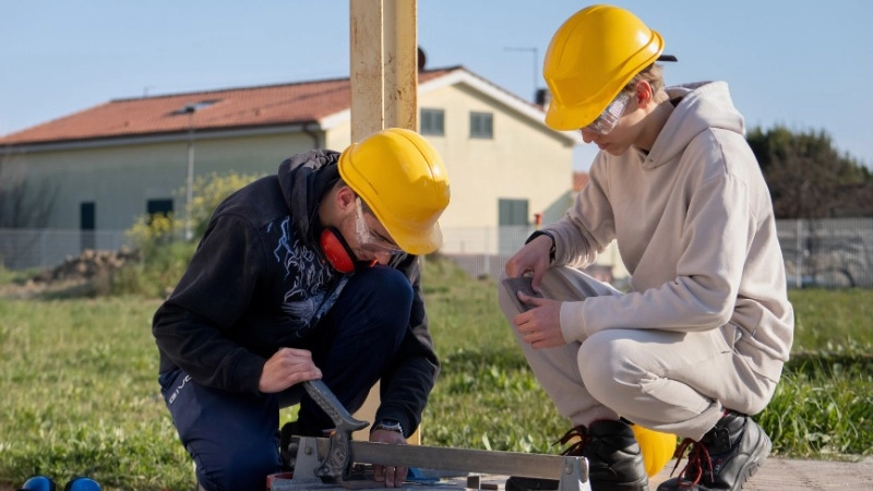 Apprendere sul campo in un ambiente sicuro con attrezzi professionali