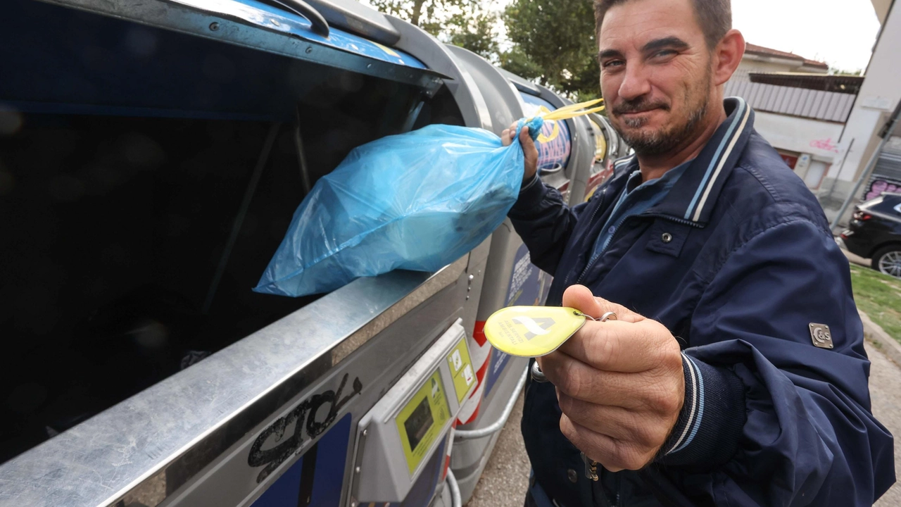 Cassonetti digitali per altri 125mila fiorentini dal 30 settembre Cassonetti digitali per altri 125mila fiorentini dal 30 settembre