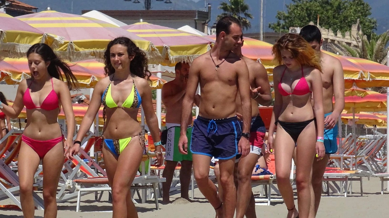 Il mese clou della stagione balneare porta sempre un assalto di turisti Il mese clou della stagione balneare porta sempre un assalto di turisti