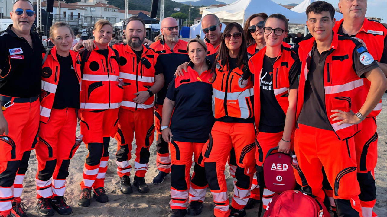 Un gruppo di soccorritori di Anpas Humanitas Grosseto L’associazione organizza un nuovo corso di primo e secondo livello Un gruppo di soccorritori di Anpas Humanitas Grosseto L’associazione organizza un nuovo corso di primo e secondo livello