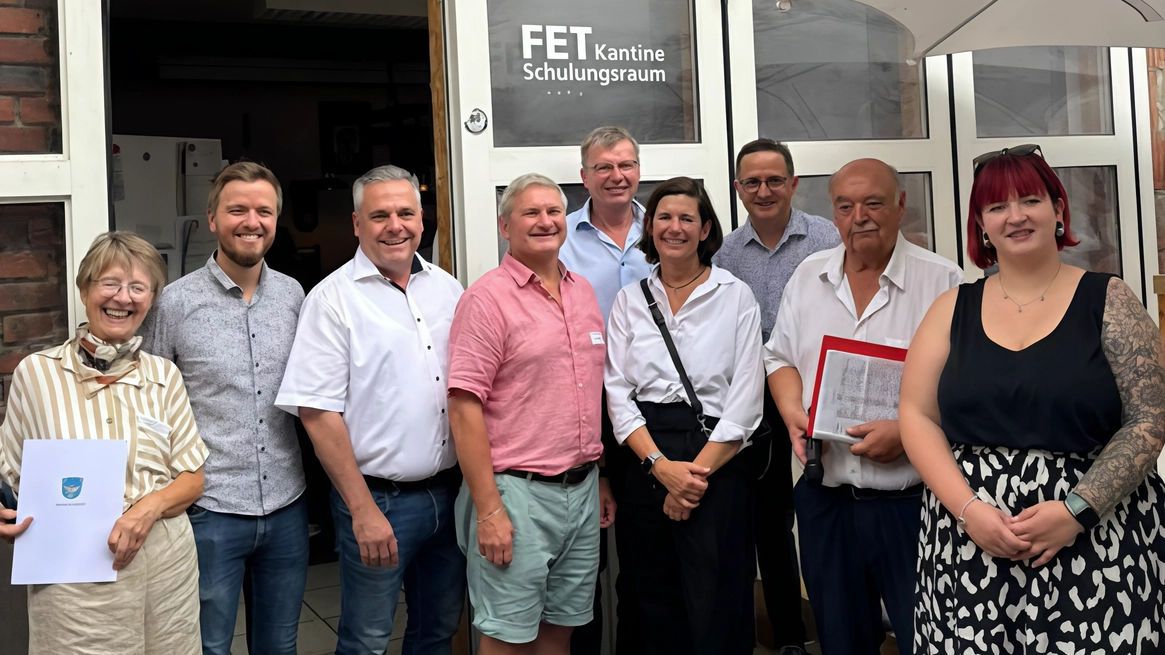 Reggello rinnova legami con Roßdorf e promuove il territorio in Germania. Delegazioni ufficiali visitano città gemellate per consolidare rapporti internazionali. Reggello rinnova legami con Roßdorf e promuove il territorio in Germania. Delegazioni ufficiali visitano città gemellate per consolidare rapporti internazionali.