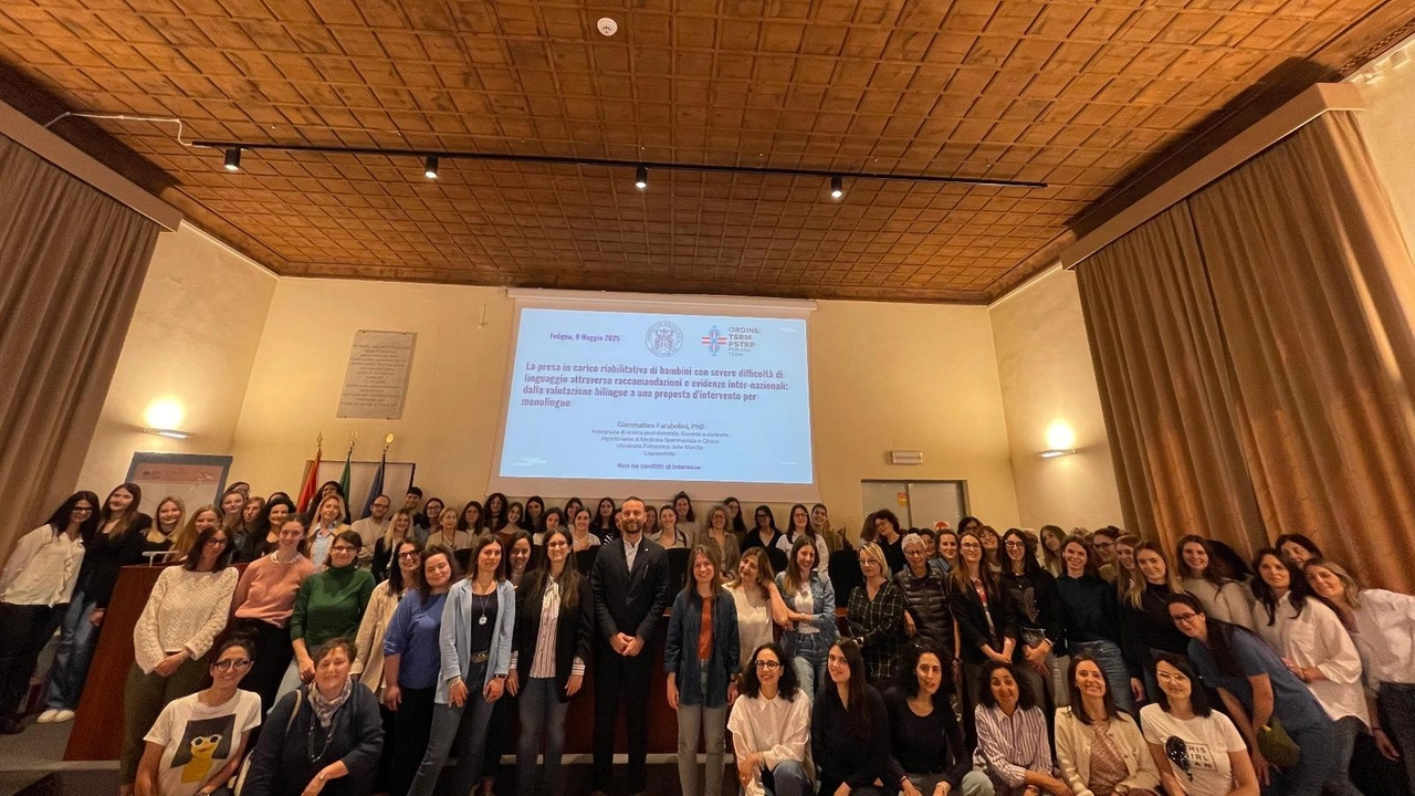 Corso. di specializzazione promosso dalla Commissione dell’Albo dei logopedisti dell’Ordine dei tecnici sanitari Corso. di specializzazione promosso dalla Commissione dell’Albo dei logopedisti dell’Ordine dei tecnici sanitari