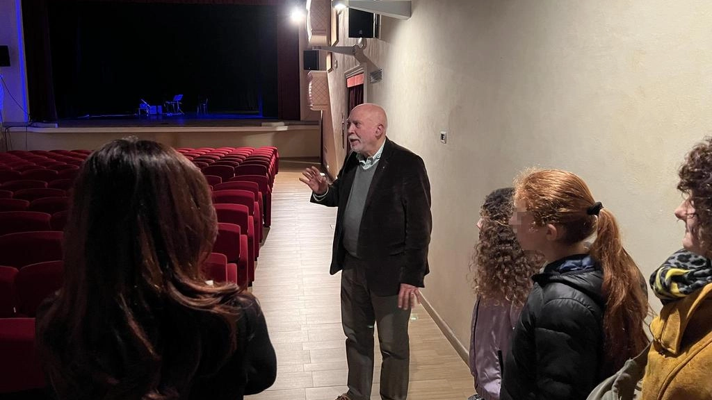 Il Teatro Comunale festeggia 170 anni di storia: da loggiato a cinema, da abbandono a rinascita. Una serata speciale per ricordare e valorizzare questa preziosa realtà culturale. Il Teatro Comunale festeggia 170 anni di storia: da loggiato a cinema, da abbandono a rinascita. Una serata speciale per ricordare e valorizzare questa preziosa realtà culturale.