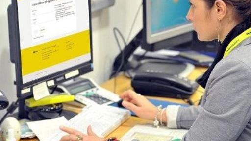 Le principali banche come Intesa Sanpaolo e Bnp Paribas cercano personale in Toscana e altre aree. Mps cerca laureati per l'amministrazione, Unicredit offre tirocini e Intesa Sanpaolo cerca consulenti finanziari. Bnp Paribas cerca laureati per ruoli commerciali. Le principali banche come Intesa Sanpaolo e Bnp Paribas cercano personale in Toscana e altre aree. Mps cerca laureati per l'amministrazione, Unicredit offre tirocini e Intesa Sanpaolo cerca consulenti finanziari. Bnp Paribas cerca laureati per ruoli commerciali.