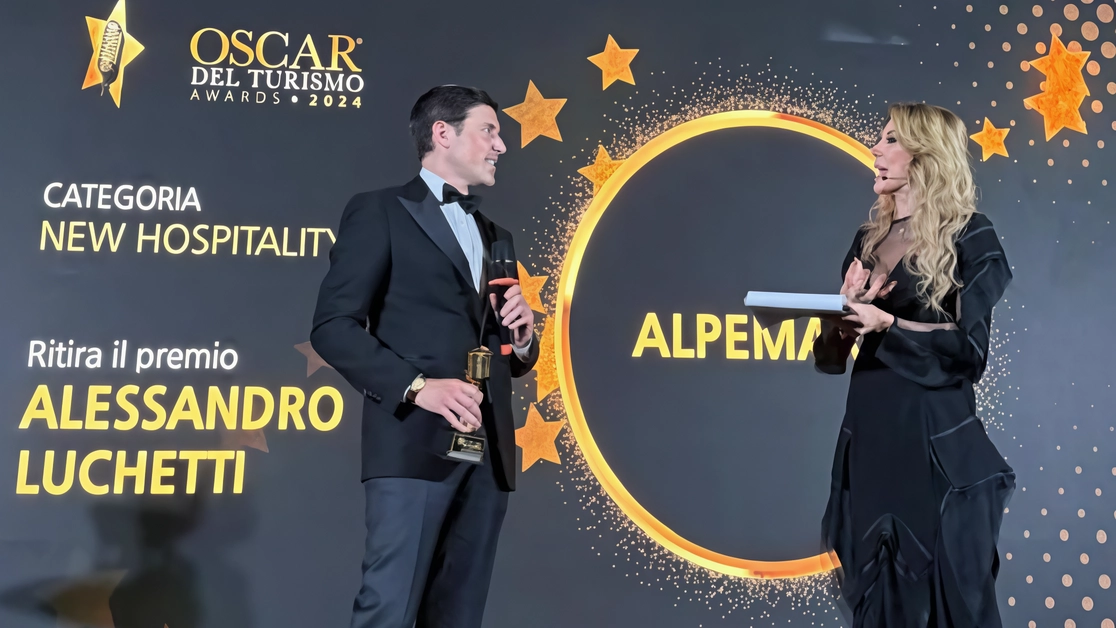 Alessandro Luchetti assieme a Gabriella Carlucci che ha condotto la cerimonia Alessandro Luchetti assieme a Gabriella Carlucci che ha condotto la cerimonia