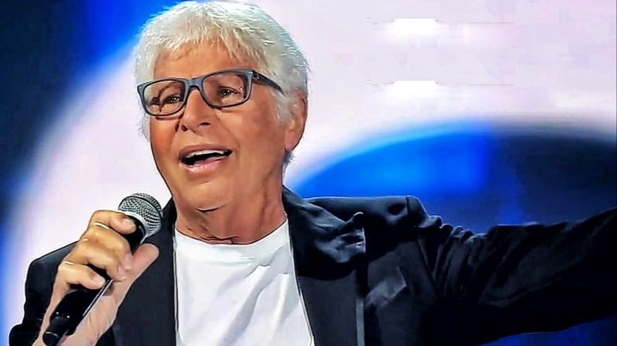 Ritorno sul palco di Sandro Giacobbe, per la prima volta in sedia a rotelle: “Questa è la mia Ferrari”