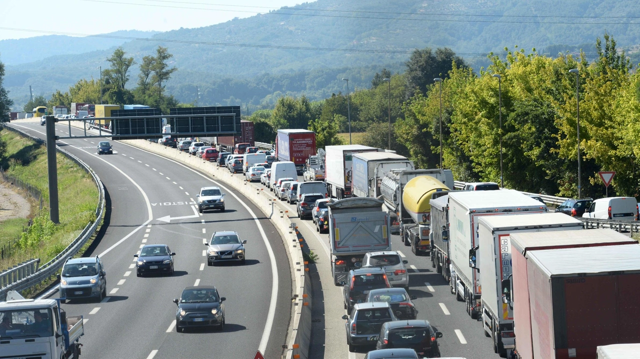 Il sistema viario del casello della città termale da tempo attende la realizzazione delle due rotatorie per la fluidificazione del traffico Il sistema viario del casello della città termale da tempo attende la realizzazione delle due rotatorie per la fluidificazione del traffico