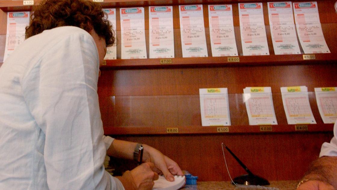 Gioco d’azzardo, choc in vallata. Spesi 51 milioni di euro in un anno Gioco d’azzardo, choc in vallata. Spesi 51 milioni di euro in un anno