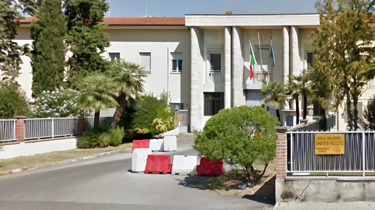 Il ventisettenne Tiziano Celoni trovato agonizzante sulla branda il 10 novembre 2017. L’accusa per Fabio Tirrito, il più anziano e più alto in grado, è quella di omicidio colposo. Il ventisettenne Tiziano Celoni trovato agonizzante sulla branda il 10 novembre 2017. L’accusa per Fabio Tirrito, il più anziano e più alto in grado, è quella di omicidio colposo.