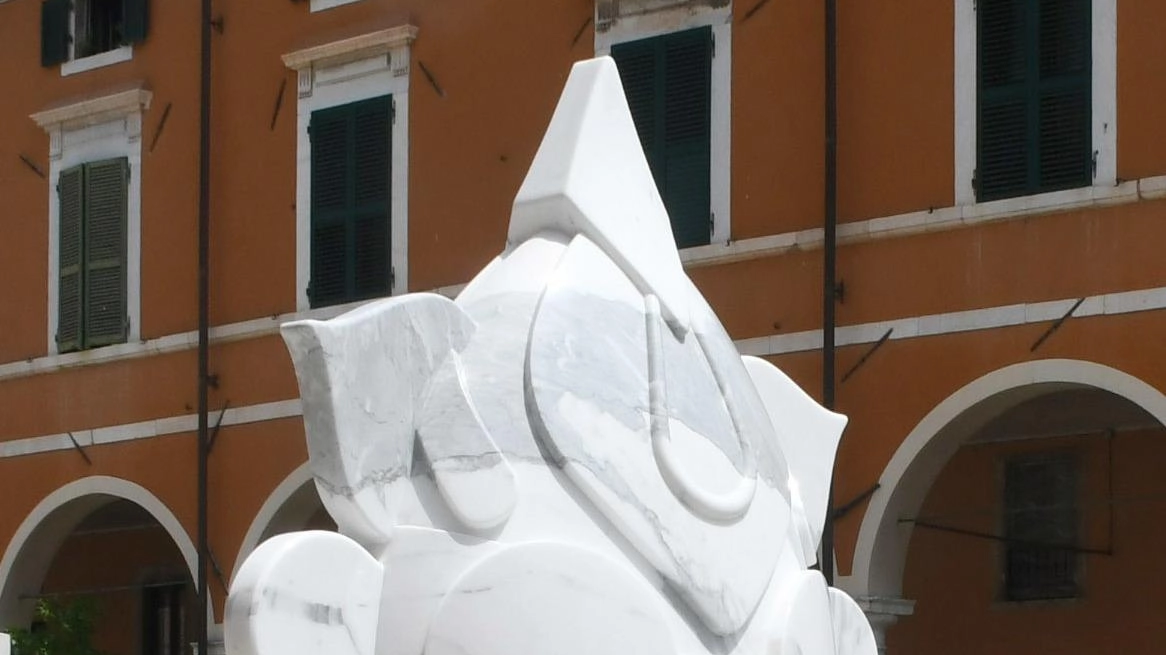 Inaugurata la mostra che abbellirà la parte storica per la stagione estiva. Un ritorno alle origini con vasta panoramica sulle declinazioni del lapideo. . Inaugurata la mostra che abbellirà la parte storica per la stagione estiva. Un ritorno alle origini con vasta panoramica sulle declinazioni del lapideo. .