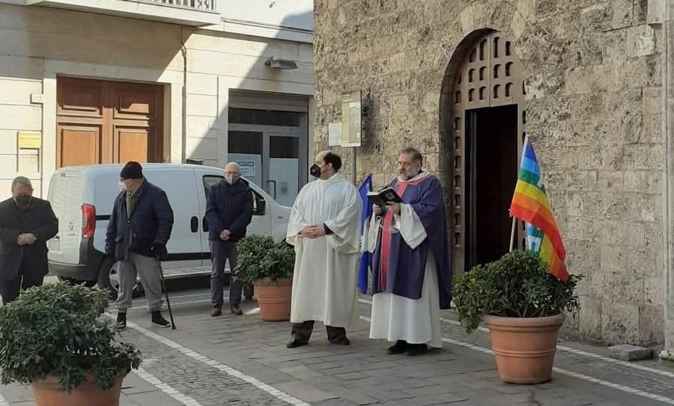 https://www.lanazione.it/image-service/view/acePublic/alias/contentid/MjgyOWNhY2ItNWUzMy00/0/chiesa-assediata-da-ladri-e-vandali-per-tenerla-aperta-servono-volontari.jpeg?f=1.91:1&w=1200