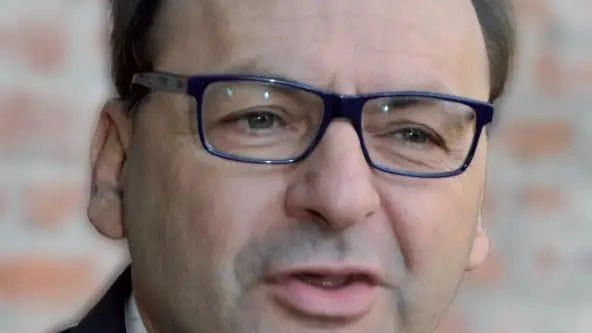 I funerali sabato alle 10.30 alla sua casa in via Colombo 246, poi il trasporto direttamente al cimitero I funerali sabato alle 10.30 alla sua casa in via Colombo 246, poi il trasporto direttamente al cimitero
