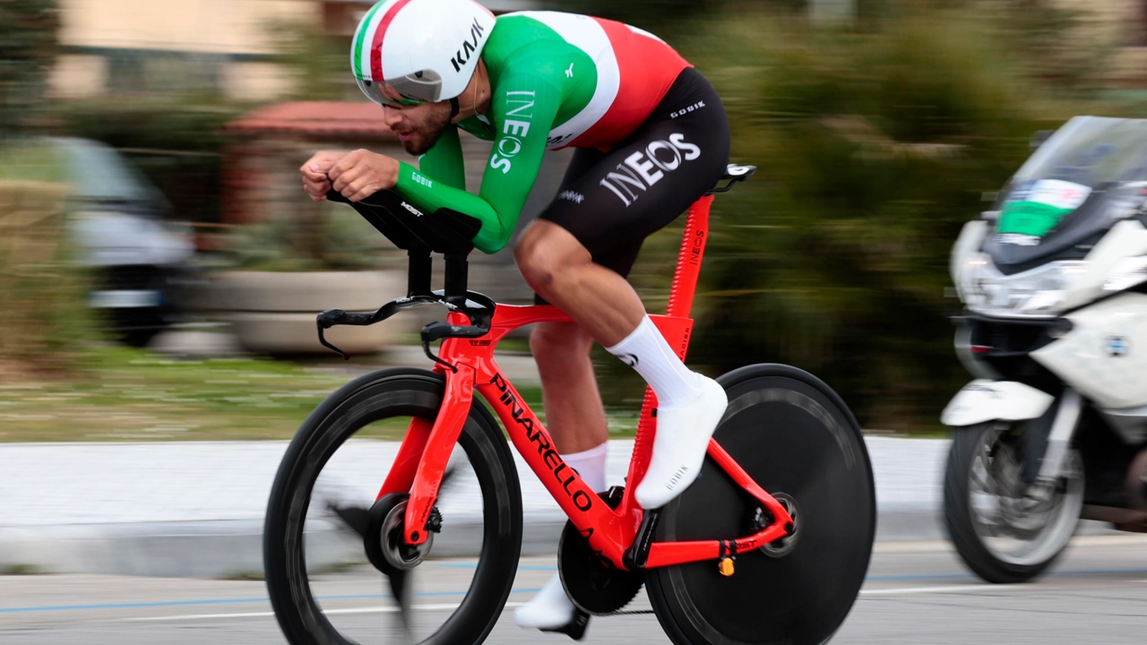 Vuelta 2025, tappa 18: Ganna vince la crono. Almeida recupera su Vingegaard