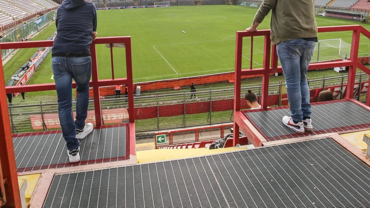 Visita al campo sportivo alle porte di Firenze: qui ci sono terreni di ultima generazione che potrebbero proprio riguardare lo storico «Curi» Visita al campo sportivo alle porte di Firenze: qui ci sono terreni di ultima generazione che potrebbero proprio riguardare lo storico «Curi»