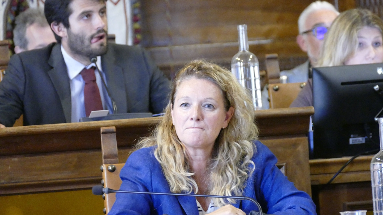 La sindaca Bugetti si è dimessa. Indagato anche il suo vice La sindaca Bugetti si è dimessa. Indagato anche il suo vice