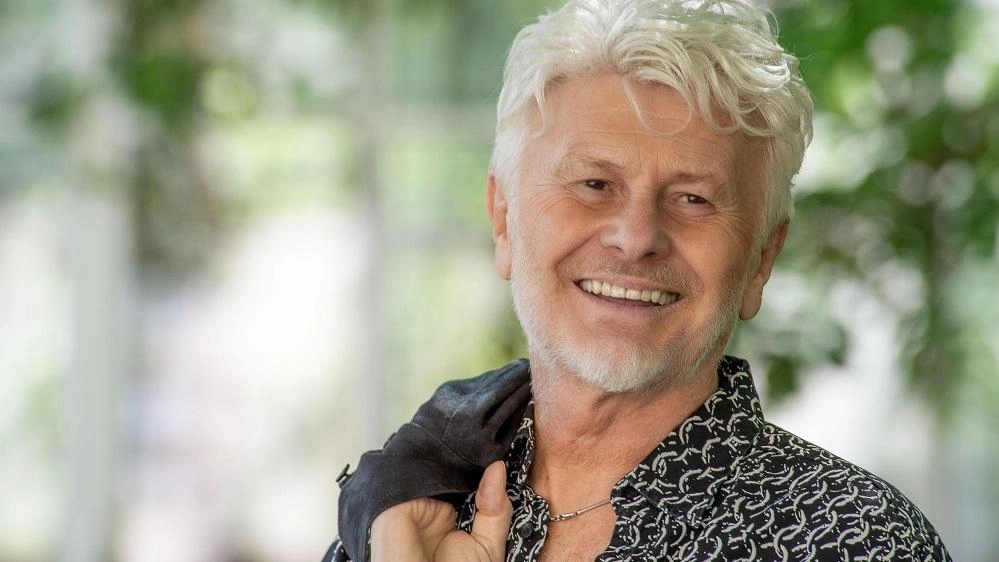 Rosalino Cellamare, in arte Ron, sarà in scena stasera al teatro comunale di Todi: racconterà decenni della sua musica e di live sul palco Rosalino Cellamare, in arte Ron, sarà in scena stasera al teatro comunale di Todi: racconterà decenni della sua musica e di live sul palco