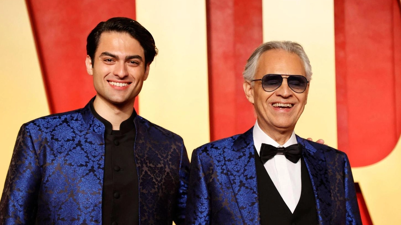 Matteo e Andrea Bocelli. Per il figlio del tenore una serata tutta per lui al Teatro del Silenzio di Lajatico Matteo e Andrea Bocelli. Per il figlio del tenore una serata tutta per lui al Teatro del Silenzio di Lajatico
