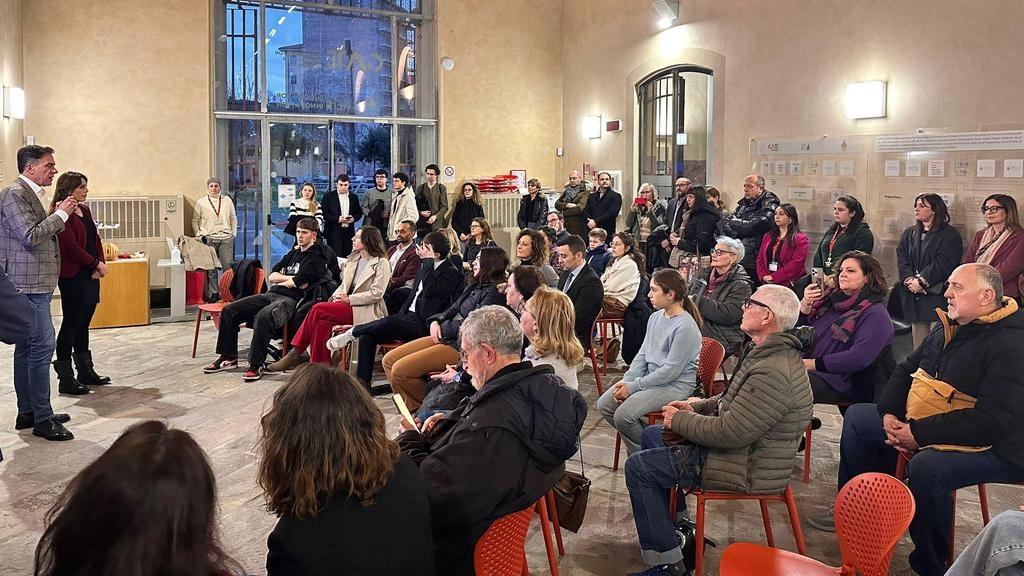 L’inaugurazione dello Spazio “Giovani +”, creato dal Comune di Pisa nell’area dei Vecchi Macelli (casottino “F” – ingresso da Largo Spadoni) L’inaugurazione dello Spazio “Giovani +”, creato dal Comune di Pisa nell’area dei Vecchi Macelli (casottino “F” – ingresso da Largo Spadoni)