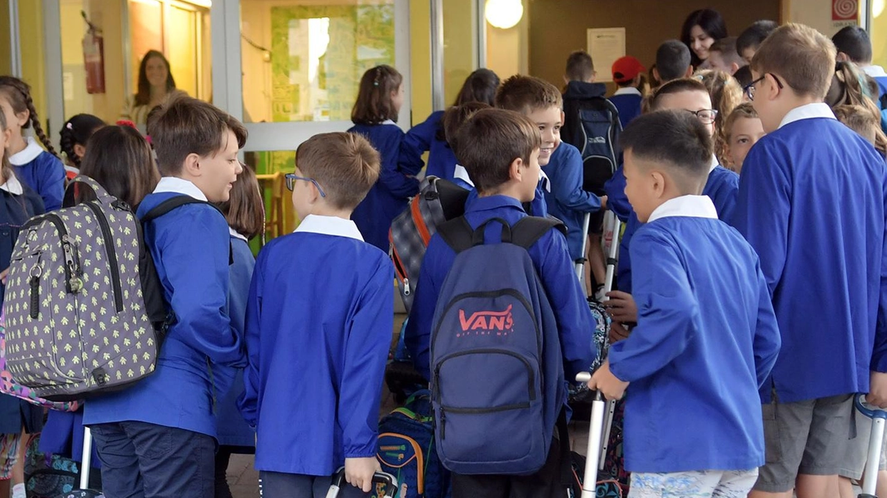 Prossimo anno scolastico a Barga: orari definiti per scuole dell'infanzia e primarie, con variazioni per il recupero di un giorno di sospensione. Scuola media con orari regolari dal 16 settembre. Transporto non disponibile il 21 settembre. Prossimo anno scolastico a Barga: orari definiti per scuole dell'infanzia e primarie, con variazioni per il recupero di un giorno di sospensione. Scuola media con orari regolari dal 16 settembre. Transporto non disponibile il 21 settembre.