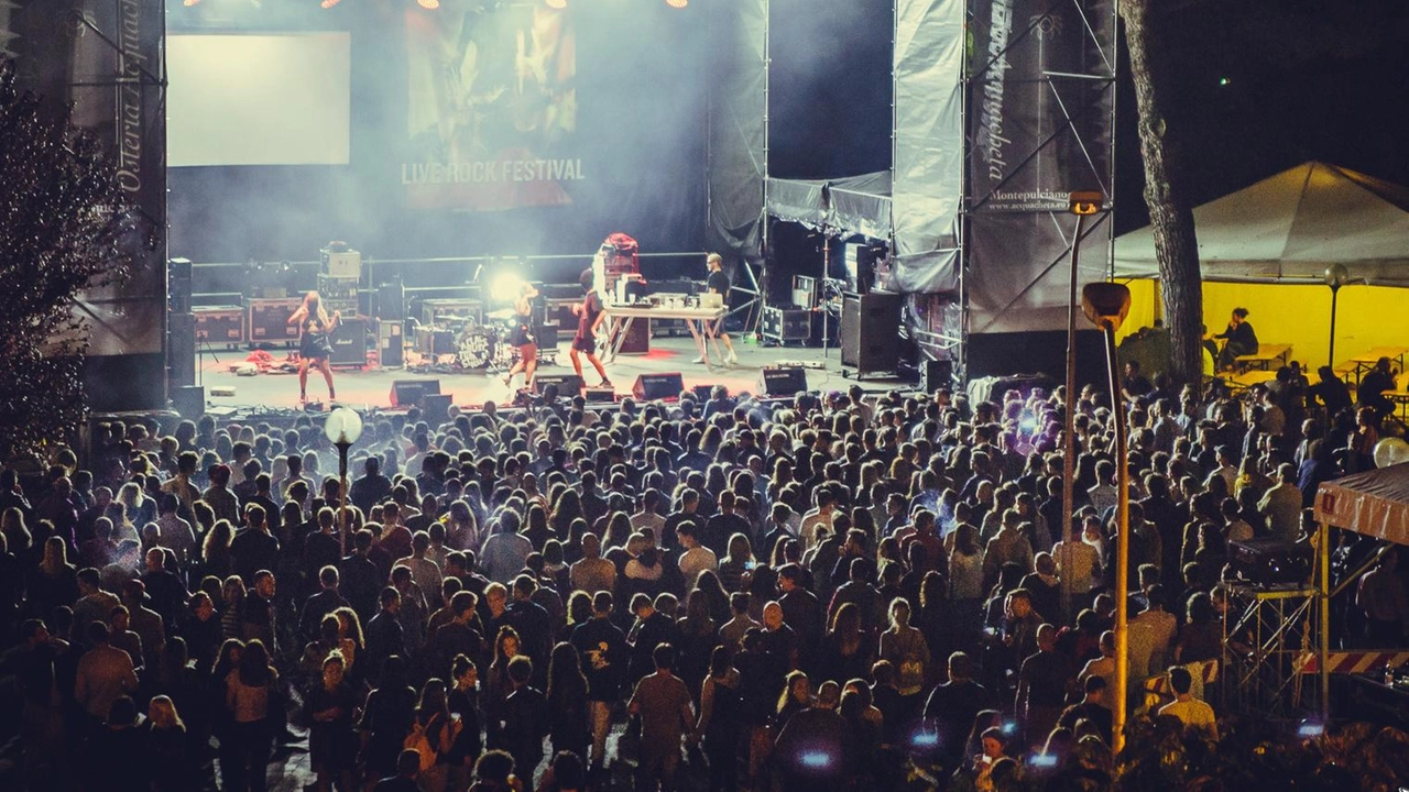 Gli appuntamenti del Live rock festival di Acquaviva è sempre molto partecipato: atteso il pubblico delle grandi occasioni Gli appuntamenti del Live rock festival di Acquaviva è sempre molto partecipato: atteso il pubblico delle grandi occasioni