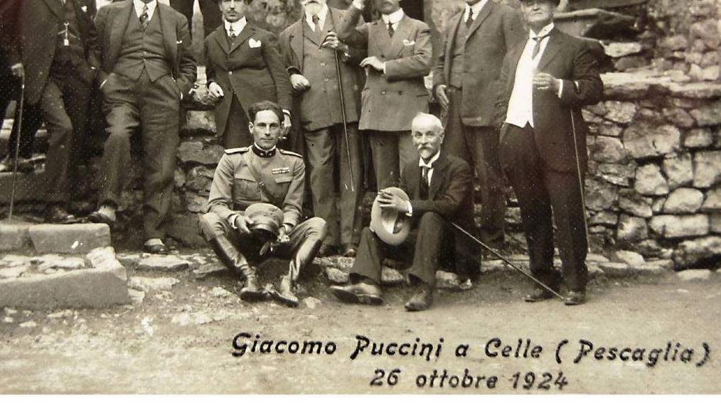 Una foto scattata cento anni fa esatti, in occasione del. l’ultima visita di Giacomo Puccini a Celle per il conferimento della cittadinanza onoraria Una foto scattata cento anni fa esatti, in occasione del. l’ultima visita di Giacomo Puccini a Celle per il conferimento della cittadinanza onoraria