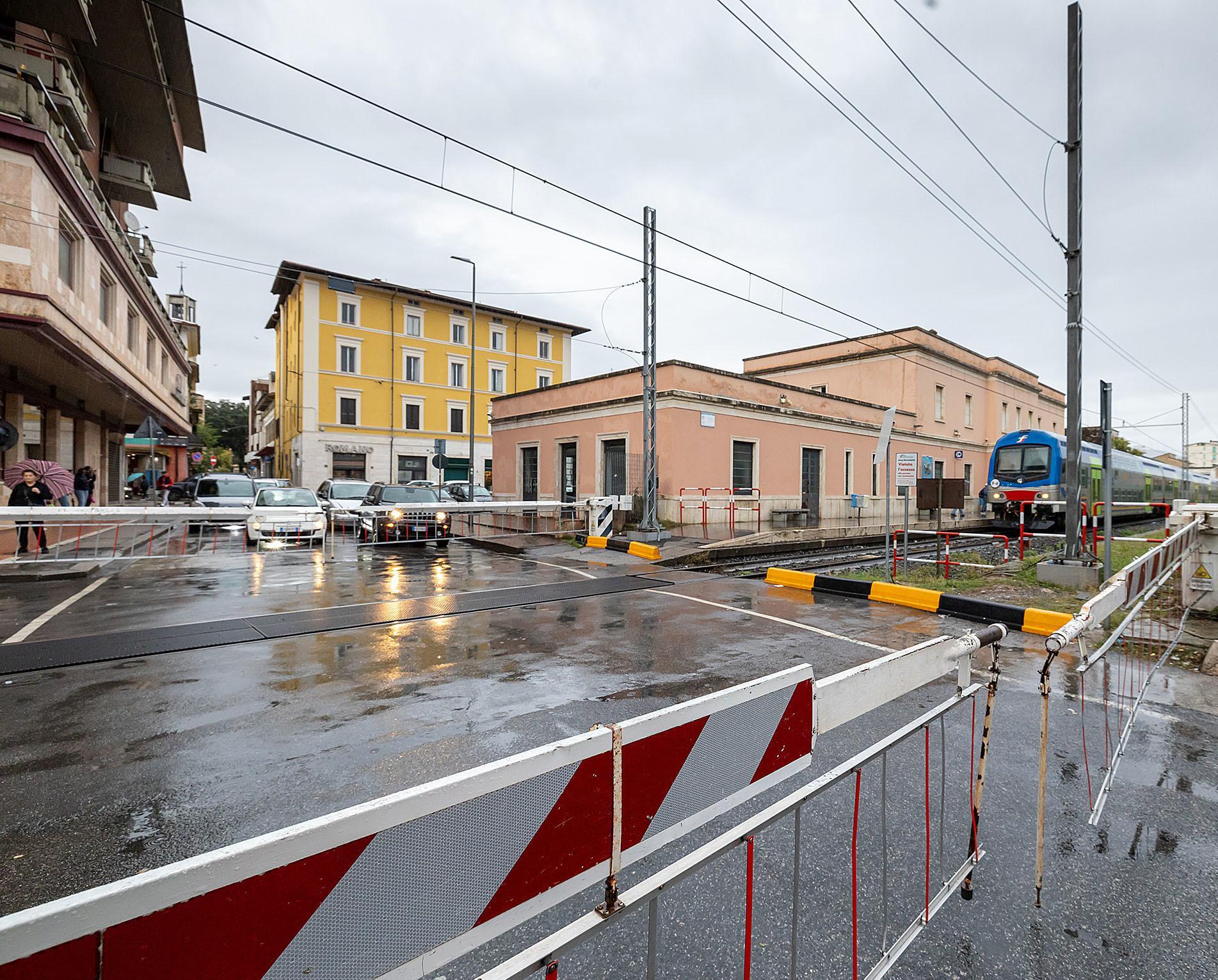 "No al muro lungo la ferrovia: occorre realizzare una sopraelevata" "No al muro lungo la ferrovia: occorre realizzare una sopraelevata"