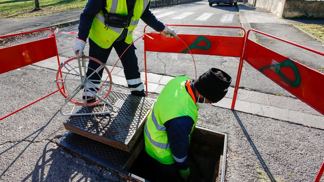 Sono in avvio i lavori per la posa della fibra ottica in alcune aree di Montespertoli e il Comune mette in guardia da possibili truffatori (foto d’archvio) Sono in avvio i lavori per la posa della fibra ottica in alcune aree di Montespertoli e il Comune mette in guardia da possibili truffatori (foto d’archvio)