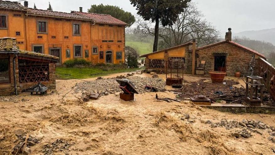 https://www.lanazione.it/image-service/view/acePublic/alias/contentid/Mjk3ZTI0YmEtYjFlMS00/0/alluvione-i-conti-non-tornano-gli-aiuti-coprono-meta-dei-danni.jpeg?f=16:9&w=1200&h=630