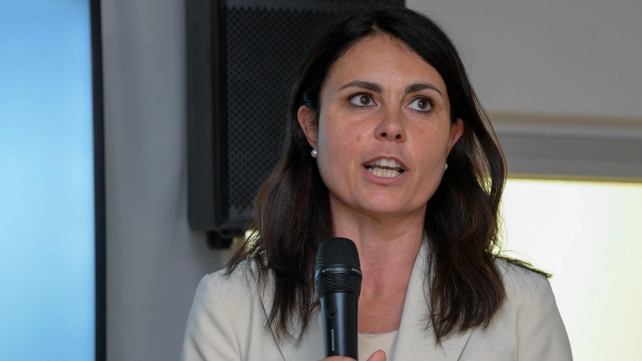 La parlamentare del Partito Democratico Simona Bonafè è intervenuta al circolo. di Ugnano con Federico Gianassi La parlamentare del Partito Democratico Simona Bonafè è intervenuta al circolo. di Ugnano con Federico Gianassi