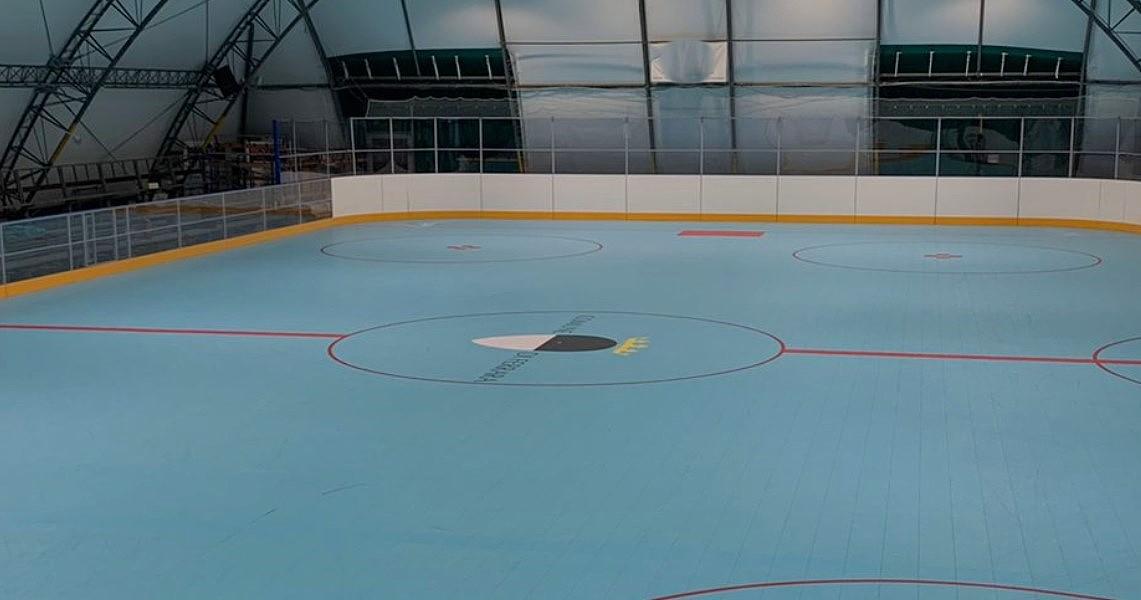 una nuova pista di pattinaggio coperta e pubblica alla pianta