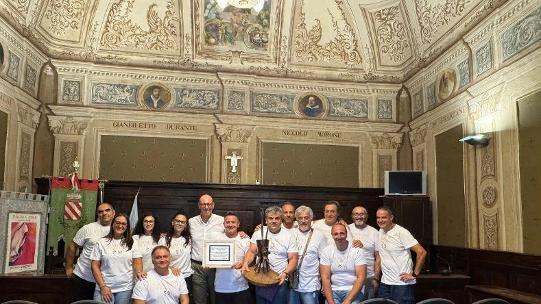 GUALDO TADINO - La Compagnia "Balestrieri Waldum" e il "Gruppo Fiondatori Gualdo Tadino", reduci da successi di prim’ordine nelle proprie... GUALDO TADINO - La Compagnia "Balestrieri Waldum" e il "Gruppo Fiondatori Gualdo Tadino", reduci da successi di prim’ordine nelle proprie...