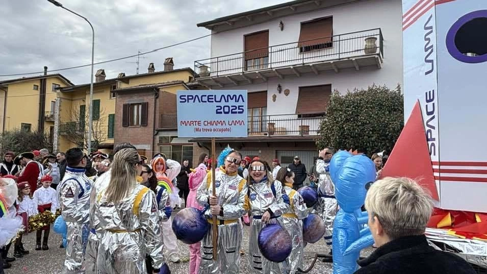 Grande successo ieri pomeriggio a Lama della sfilata dei carri allegorici Ma in Altotevere sono ancora tanti gli eventi in programma per Carnevale