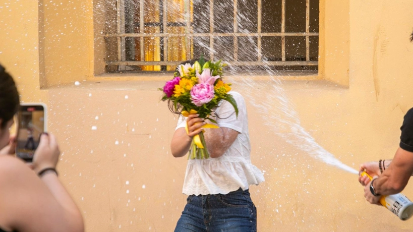 Festeggiamenti della fine della maturità in una foto di repertorio. In diversi casi ci sono state polemiche per le celebrazioni eccessive Festeggiamenti della fine della maturità in una foto di repertorio. In diversi casi ci sono state polemiche per le celebrazioni eccessive