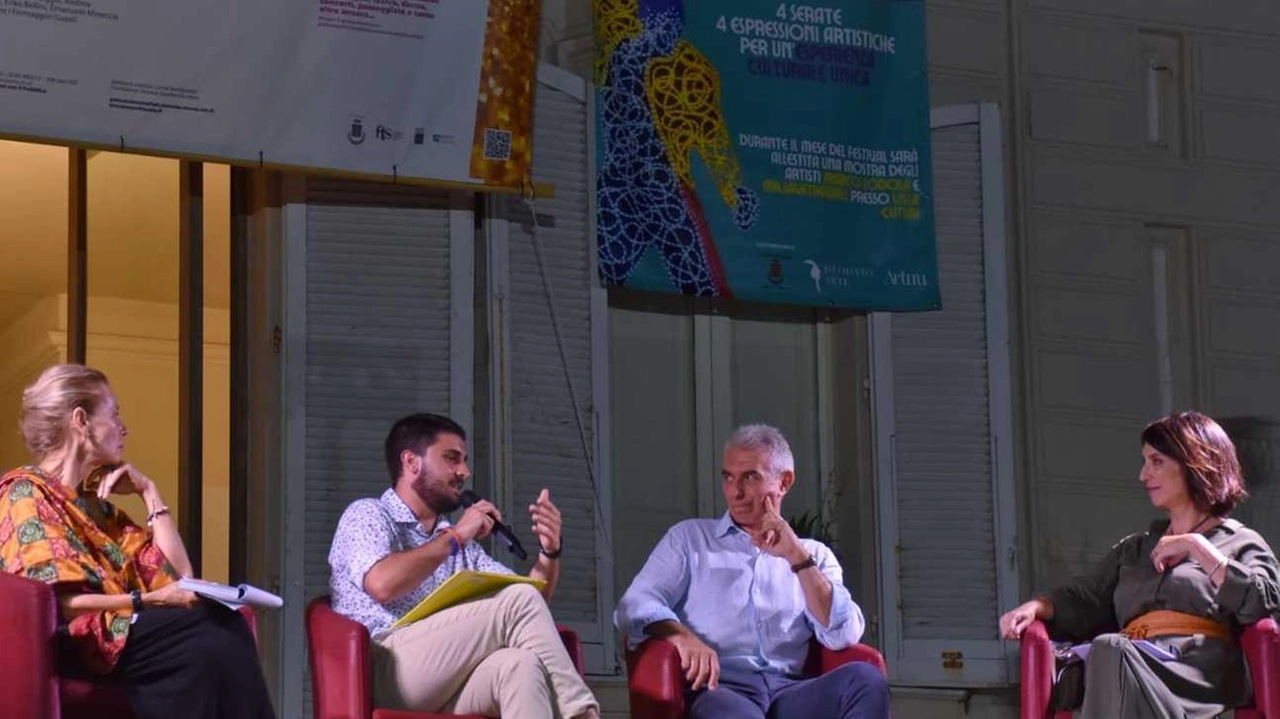 La presentazione a Villa Cuturi del libro. da cui è stata tratta la fortunata serie tv ’Doc’ La presentazione a Villa Cuturi del libro. da cui è stata tratta la fortunata serie tv ’Doc’
