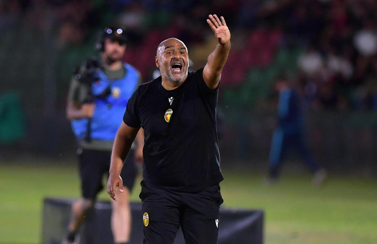 https://www.lanazione.it/image-service/view/acePublic/alias/contentid/MjlhN2ZlNzItZjU5Mi00/0/fere-scatta-loperazione-debutto-a-livorno-salta-larrivo-di-di-nardo-in-bilico-zambataro.jpeg?f=1.91:1&w=1200
