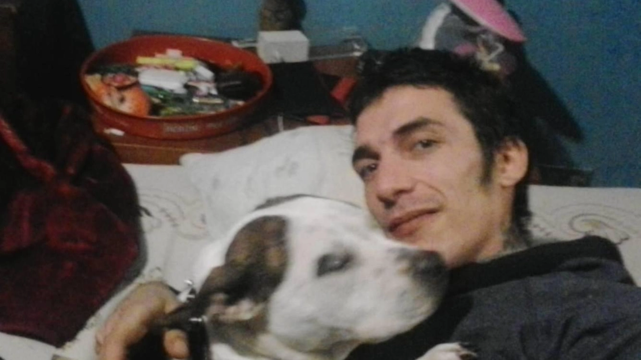 Federico Carnicci aveva 27 anni quando scomparve a Roma nel luglio di dieci anni fa: poi il suo corpo fu restituito dal Tevere. In questi anni la sua famiglia non si è mai data per vinta lottando contro ben due archiviazioni