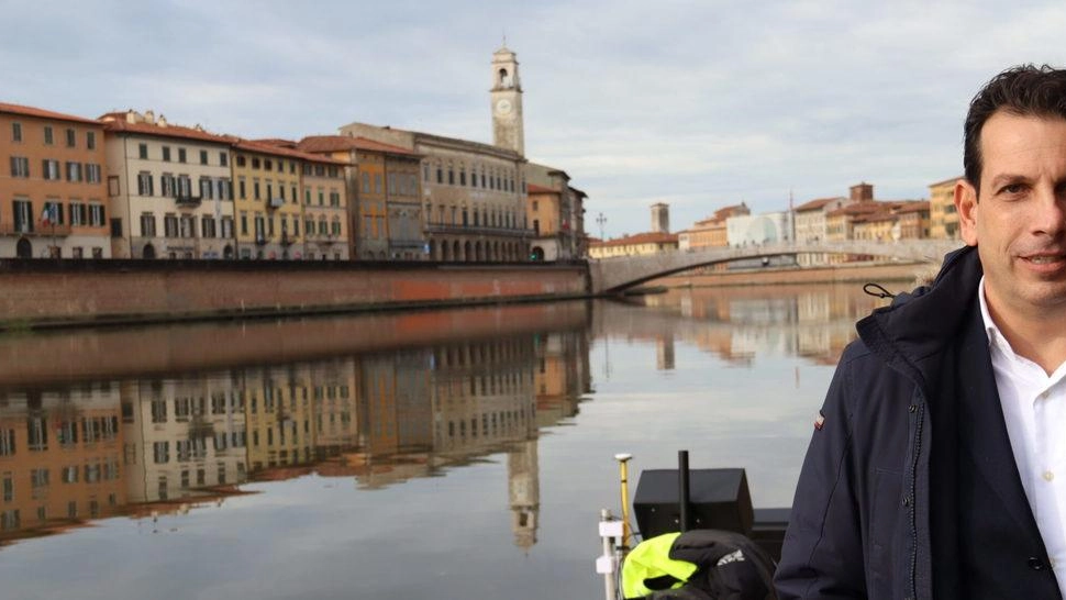 Il vicesindaco. Raffaele Latrofa ha anche la delega alla navigabilità dell’Arno Il vicesindaco. Raffaele Latrofa ha anche la delega alla navigabilità dell’Arno