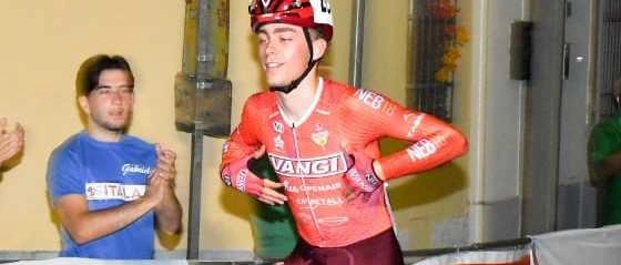Gran risultato e applausi per il campione toscano juniores. Giro della Valdera: super podio di Ballerini