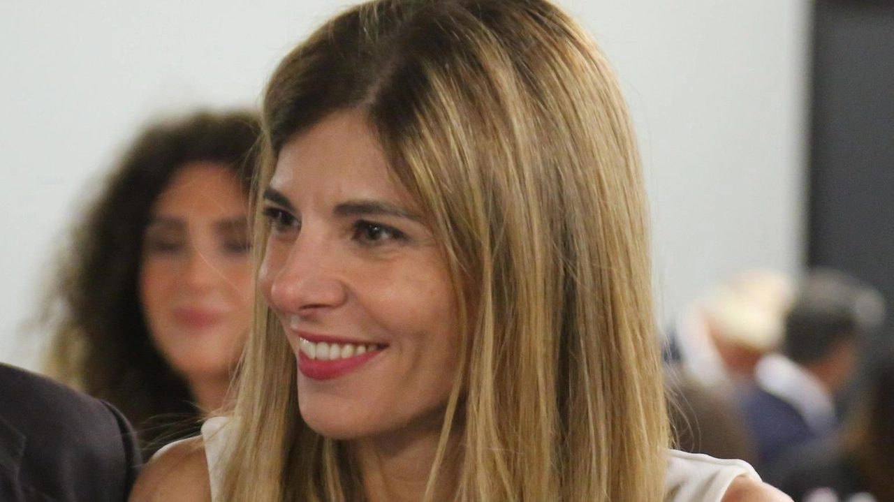 "In meno di dieci mesi siamo passati dalle minacce di bloccare i cantieri del Metrobus di Perugia alla progettazione della... "In meno di dieci mesi siamo passati dalle minacce di bloccare i cantieri del Metrobus di Perugia alla progettazione della...