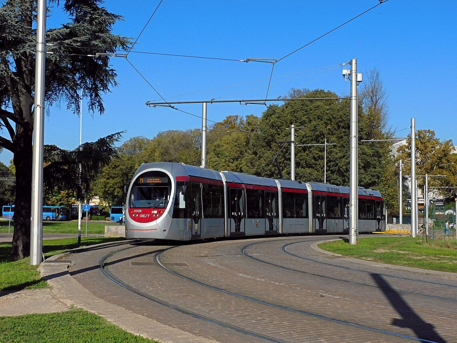 tramvia al via il cantiere su lungarno colombo da Lanazione.it tramvia al via il cantiere su lungarno colombo