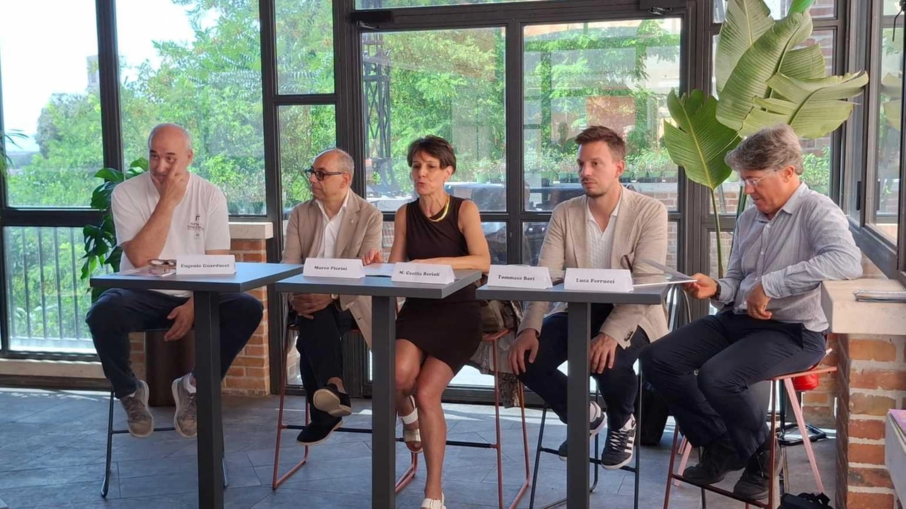 Tra sorprese, arte e colazioni tornano le due amatissime rassegne, in scena alla Terrazza del Mercato Coperto. Eventi di grande qualità a ingresso gratuito, nell’ambito del cartellone regionale “Le pietre che cantano“. Tra sorprese, arte e colazioni tornano le due amatissime rassegne, in scena alla Terrazza del Mercato Coperto. Eventi di grande qualità a ingresso gratuito, nell’ambito del cartellone regionale “Le pietre che cantano“.
