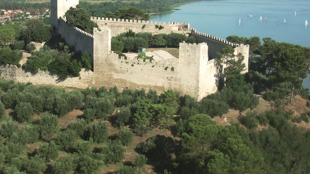 La Rocca medievale di Castiglione La Rocca medievale di Castiglione